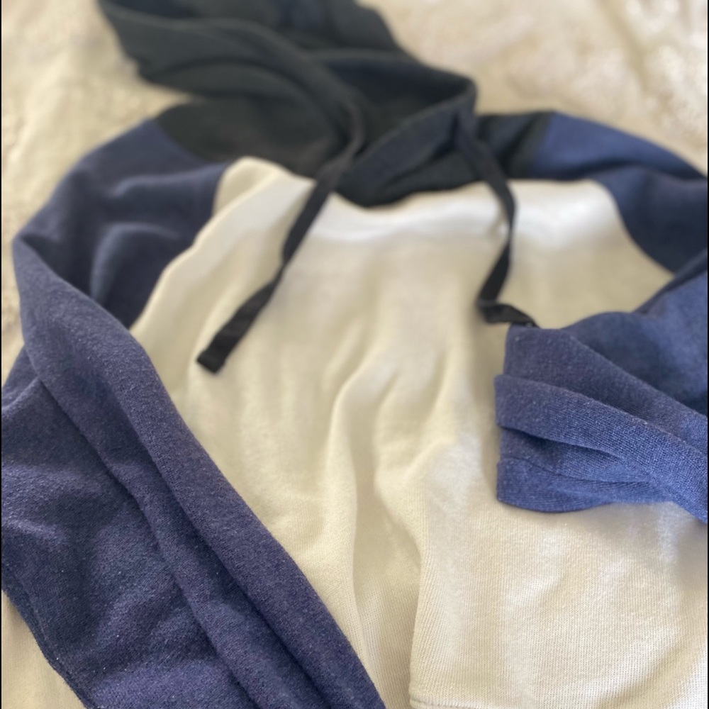 Cropped hoodie